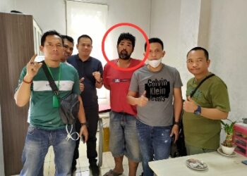 Tim Tabur Kejaksaan Agung Bersama Tim Intelijen Kejaksaan Tinggi Bangka Belitung Berhasil Mengamankan Tersangka AP