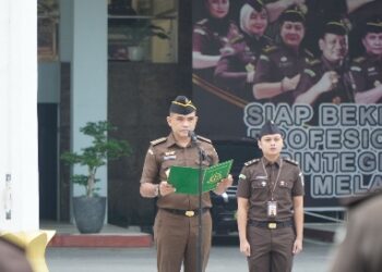 KOORDINATOR BIDANG TINDAK PIDANA KHUSUS KEJAKSAAN TINGGI RIAU MENJADI PENERIMA APEL KERJA PAGI