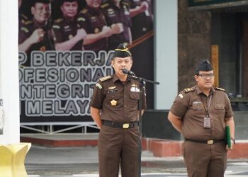 ASISTEN PIDANA MILITER KEJAKSAAN TINGGI RIAU MENJADI PENERIMA APEL KERJA PAGI