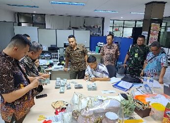 Tim Penyidik JAMPIDSUS Lakukan Penggeledahan dan Penyitaan Perkara Tol Japek