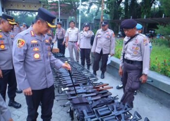 Kapolresta Pekanbaru Beserta Jajaran Menggelar Apel Gelar Sarpras Operasi Mantap Brata 2023,2024