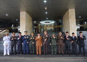 Wakil Kepala Kejaksaan Tinggi Riau hadiri kegiatan Upacara HUT TNI Ke – 78 Tahun 2023