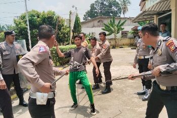 Kapolsek Peranap Pimpin Latihan Penggunaan Sasumata