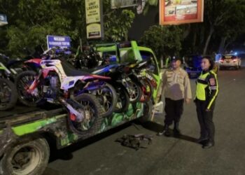 Satlantas Polresta Pekanbaru Melaksanakan Kegiatan Patroli Malam Hari,hasilnya sebanyak 45 Motor diamankan