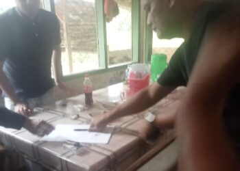 Akibat Belum ada Kesepakatan Akhirnya Tokoh Masyarakat dan Buruh tetap Gembok Pabrik Kelapa Sawit PT MUP