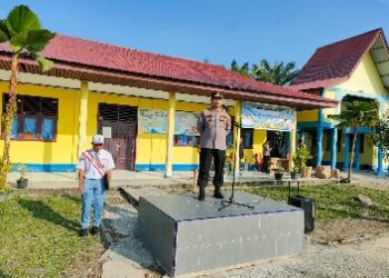 Kapolsek Sabak Auh melaksanakan Program Polri “Police Goes to School” di SMA 1 Sabak Auh