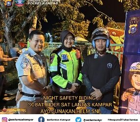 Night Safty Riding Sobat Rider, Satlantas Polres Kampar Sosialisasikan Pentingnya Gunakan Helm SNI