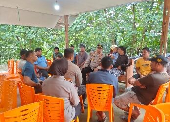 Kasat Samapta Pimpin Giat Minggu Kasih Polres Kuansing di Gereja HKBP Pardomuan Nauli 