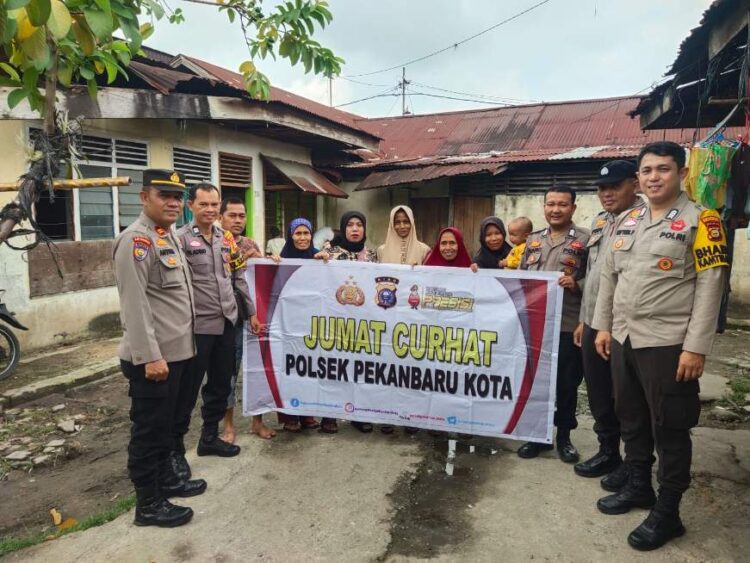 Gelar Jumat Curhat Polsek Pekanbaru Kota Himbau Kepada Masyarakat Jangan Terpengaruh Isu-Isu Provokatif