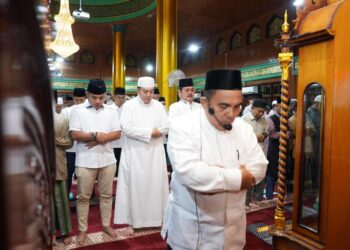 Syafari Subuh Ramadhan Kapolda Riau di Masjid Paripurna Al-Muhsinin Pekanbaru