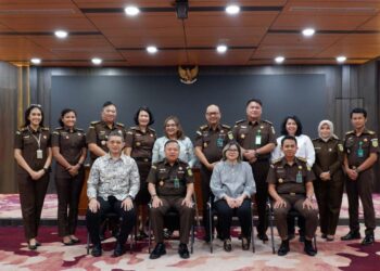 Forum Konsultasi Publik JAM INTEL Menghadirkan Stakeholder dalam rangka Penyusunan Standar Pelayanan Informasi Publik Kejaksaan RI