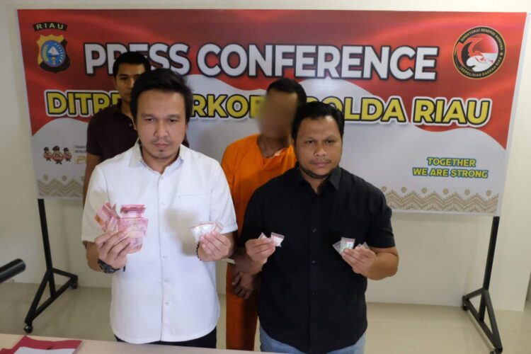 Lagi dan Lagi Ditresnarkoba Polda Riau Berhasil Amankan Puluhan Butir Pil Extasi diPangeran Hidayat ini kronologinya