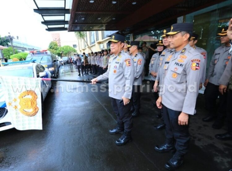 Polri Berangkatkan Tiga Tim Bantu Korban Banjir di Kabupaten Demak