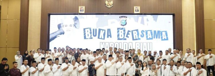 Tiga Kali Ramadhan Jenderal Bintang Dua Berbuka Puasa Bersama Insan Pers Beserta PJU Polda Riau ini pesan Kapolda