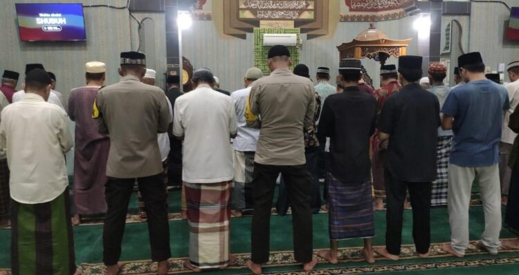 Polres Kuansing dan Polsek Jajaran Memperkuat Pengamanan Patroli Shalat Subuh Berjamaah