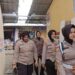 Para Polwan Cantik Polresta Pekanbaru Patroli dengan Berjalan Kaki Jaga Kamtibmas diPasar Bawah
