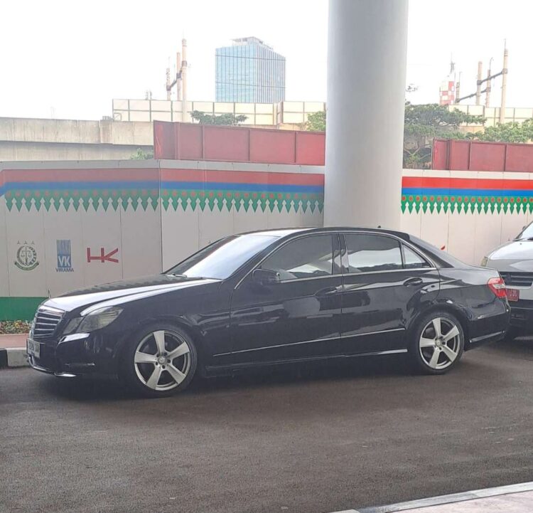 Tim Penyidik Menyita Kendaraan Bermotor Milik Tersangka HM dan Tersangka RI dalam Perkara Komoditas Timah