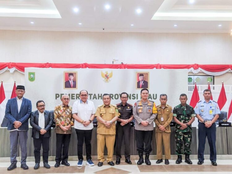 KAJATI RIAU HADIRI KUNKER TIM KOMISI II DPR RI KE PROVINSI RIAU