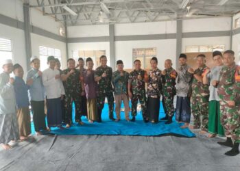 Jumat Berkah Koramil 16/Tapung Laksanakan Program Makan Siang Gratis di Panti Asuhan Al- Arif Sumber Makmur