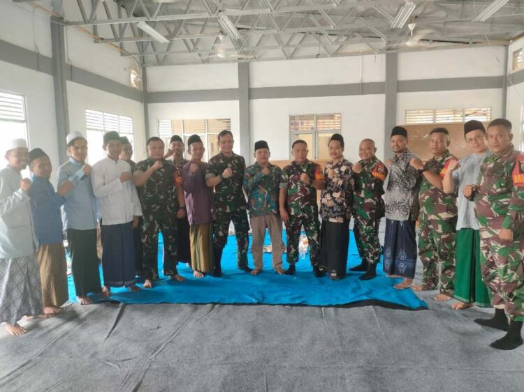 Jumat Berkah Koramil 16/Tapung Laksanakan Program Makan Siang Gratis di Panti Asuhan Al- Arif Sumber Makmur