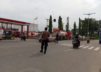 Unjuk Rasa di Depan Depot Pertamina Kasang, AWaSI Jambi Beberkan Persoalan Minyak Dan Gas
