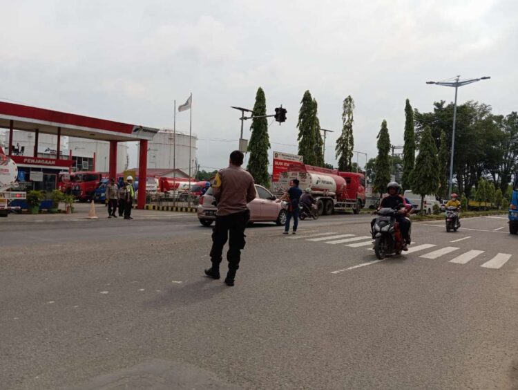 Unjuk Rasa di Depan Depot Pertamina Kasang, AWaSI Jambi Beberkan Persoalan Minyak Dan Gas