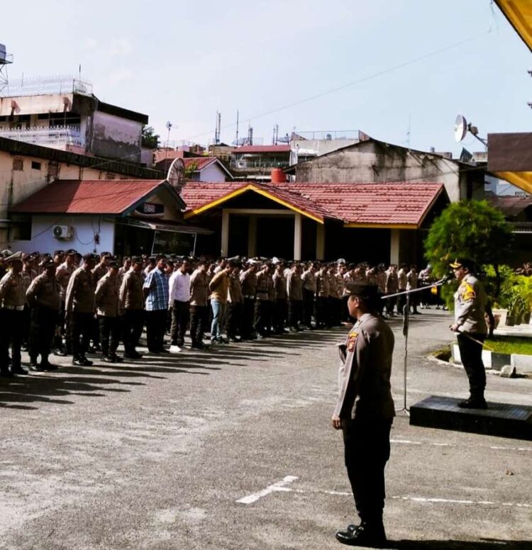 Kapolresta Pekanbaru Pimpin Apel Kesiapan Personil Terlibat Pengamanan Kegiatan APEKSI dan BBI/BBWI