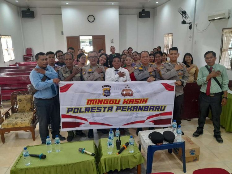 Tim Minggu Kasih Polresta Pekanbaru Sambang dan Tampung Aspirasi Jemaat GPI