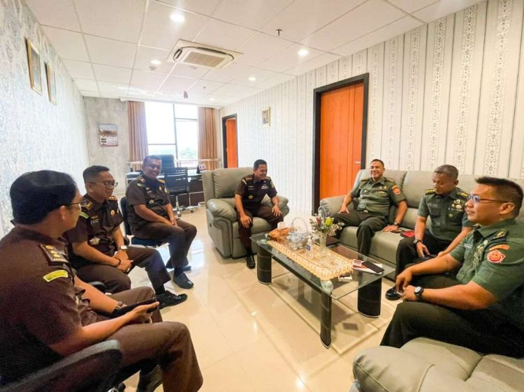 Aspidmil Kejati Riau Terima Kunjungan Kaotmil I-03 Pekanbaru