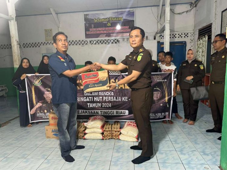 Kejati Riau Gelar Bakti Sosial Dalam Rangka HUT PERSAJA Ke-73