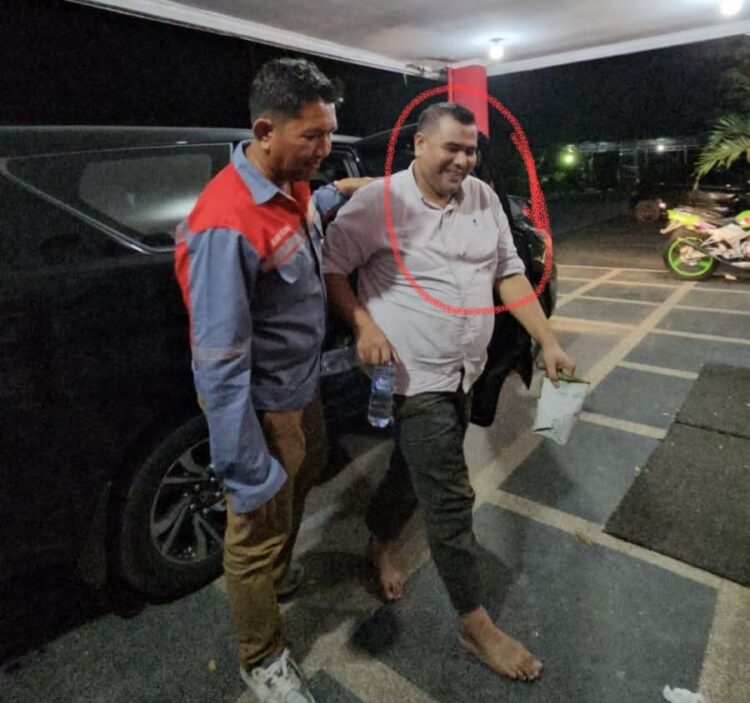 Buron 3 Tahun,Kasus Dana KUR Tersangka Sudirman J Berhasil di Amankan Satgas SIRI Jamintel Kejagung RI Bersama Jamintel Kejati Riau