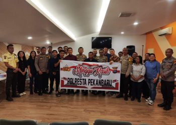 Kegiatan Minggu Kasih Polresta Pekanbaru di Gereja Mawar Sharon Payung Sekaki