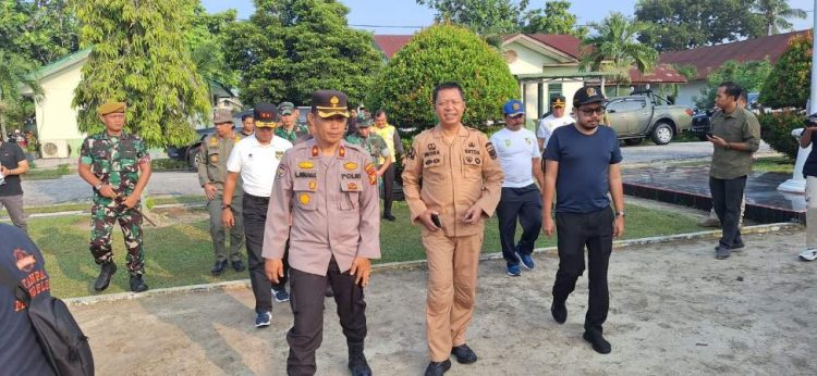 Kapolresta Pekanbaru diwakili Kasat Samapta Beserta Sekdako Pekanbaru Ikuti Apel Bakti Sosial  Hari Jadi Kota Pekanbaru ke 240