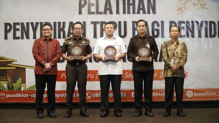 Kejati Riau Berikan Sambutan Pada Pembukaan Pelatihan Penyidikan TPPU Bagi Penyidik di Provinsi Riau