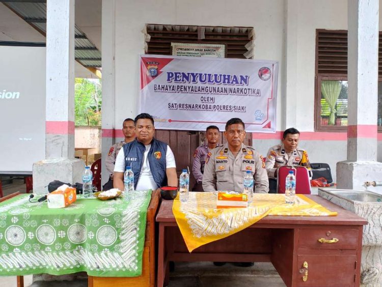 Polsek Sungai Apit Gelar Penyuluhan Tentang Penyalahgunaan Narkotika di SDN 06 Sungai Kayu Ara