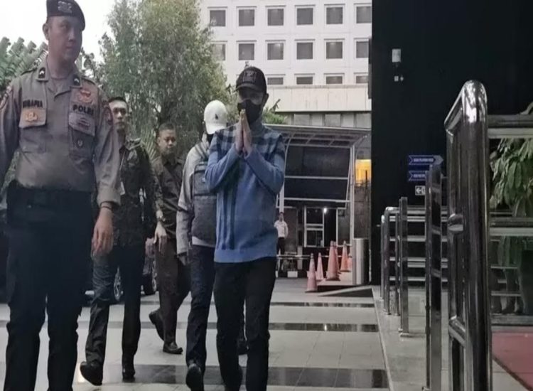 Tiba di Gedung Merah Putih KPK,Pj Walikota Pekanbaru dan Sekdako Pekanbaru Bungkam