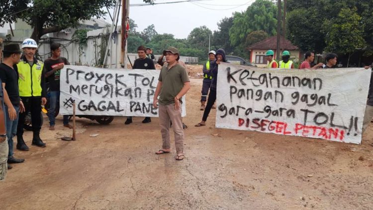 Ketahanan Pangan Gagal Akibat Proyek Tol, Petani lakukan aksi bersama Aktivis Lingkungan