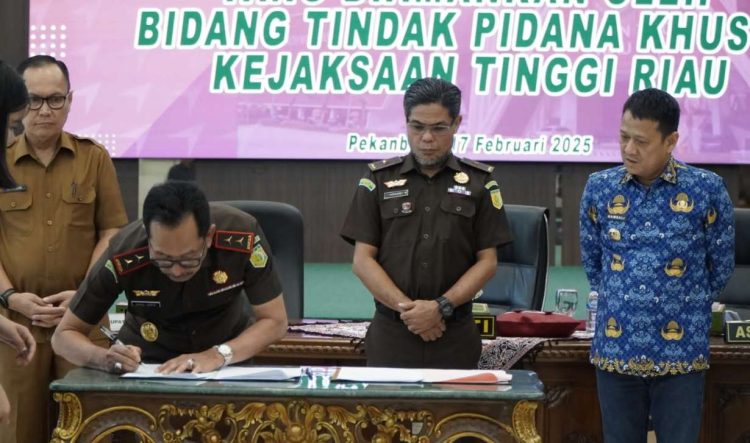 Kajati Riau Pimpin Penyerahan Aset Kepada Pemkab Kampar