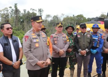 Kapolda Riau beserta Kapolres Pelalawan Pantau Langsung Tragedi Mobil Masuk Sungai