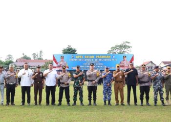 Kapolda Riau Pimpin Apel Gelar Pasukan Operasi Keselamatan Lancang Kuning 2025