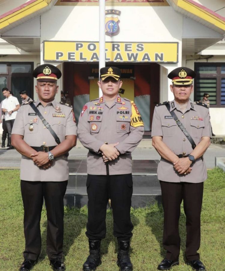 Kapolres Pelalawan Pimpin Upacara Serah Terima Jabatan Kabag Ops Polres Pelalawan