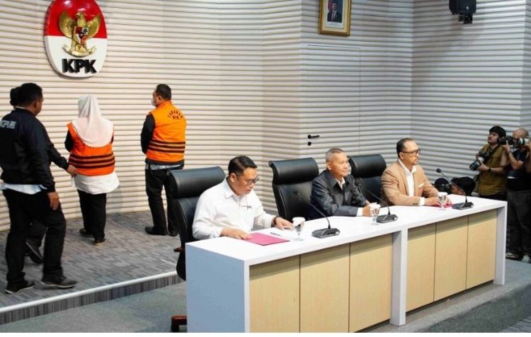 KPK Tahan Walikota Semarang Bersama Ketua DPRD Komisi D Kota Semarang