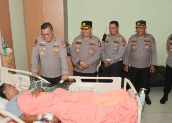 Kapolres Meranti Jenguk Personil Sakit di RSUD Selatpanjang