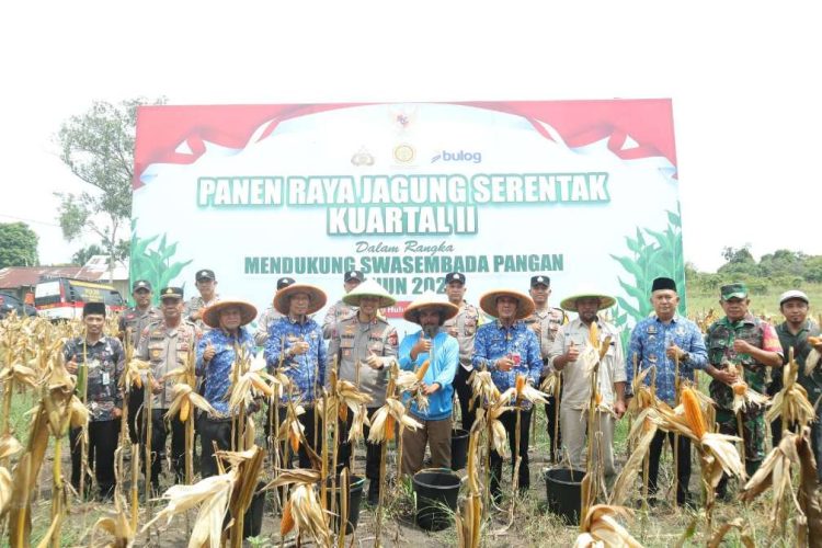 Kapolres Inhu Panen Raya Jagung Serentak Kuartal II 