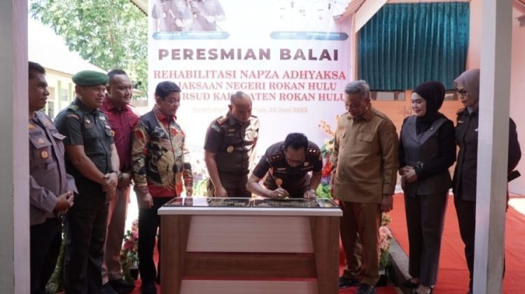 Kejati Riau Kunker ke Kejari Rohul Resmikan Balai Rehab dan Rumah RJ
