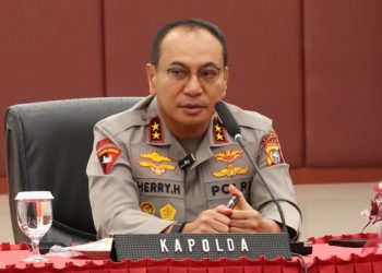 Kapolda Riau Beri Keleluasaan Anggota Antar Anak di Hari Pertama Sekolah