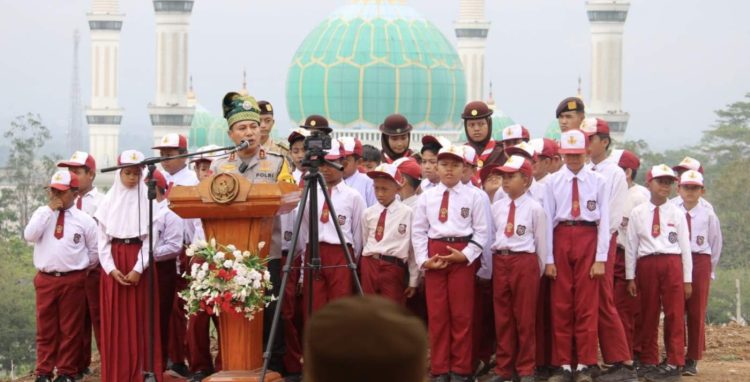 Kapolda Riau Beserta Rombongan Disambut Hangat dengan Bupati Rokan Hulu