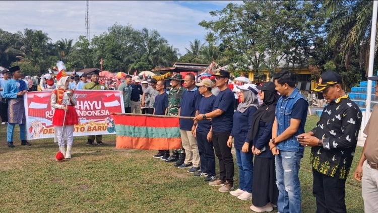 Semarakkan HUT RI ke-80, Ribuan Peserta Ramaikan Karnaval di Singingi Hilir