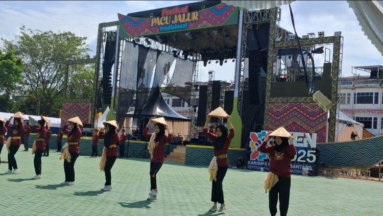 Pemkab Kuansing Sediakan 3 Panggung Hiburan Megah Pacu Jalur 2025