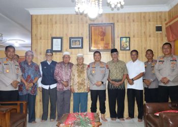 Silaturahmi Kapolres Pelalawan dengan Sultan Pelalawan